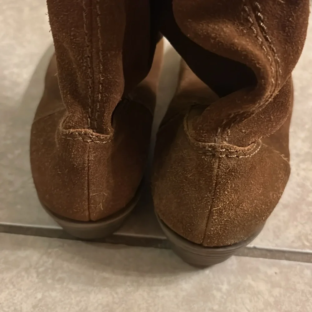 Nine West 7.5 brown suede boots western